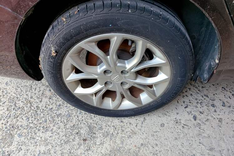 Used Geely Auto Vision 2018 1.5L Automatic Happiness Edition Right Rear Wheel Hub