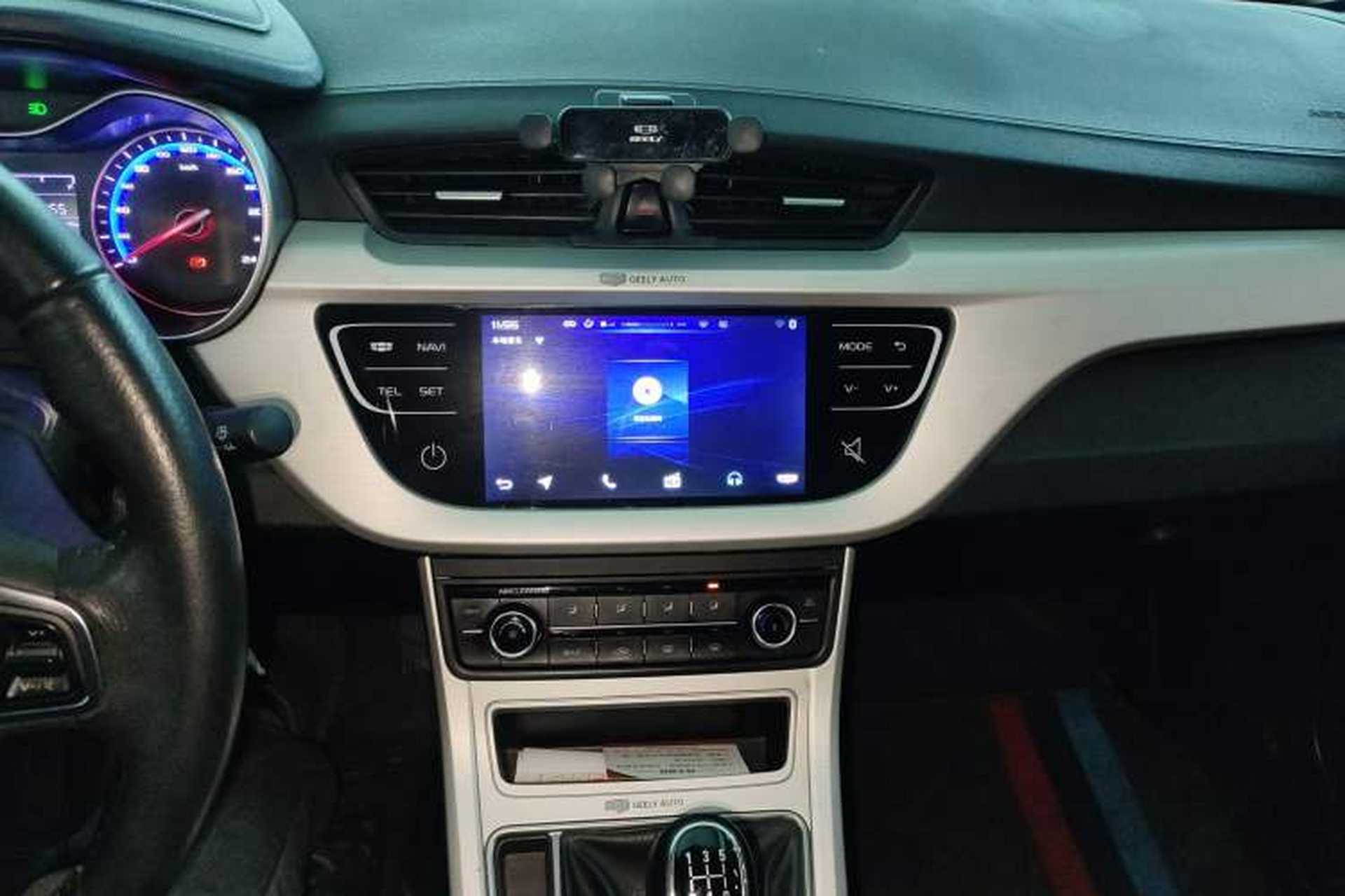 Used Geely Auto Vision 2018 1.5L Manual Happiness Edition Audio And AC Panel