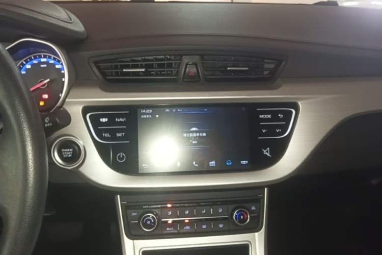 Used Geely Auto Vision 2018 1.5L Automatic Prestige Model Audio And AC Panel
