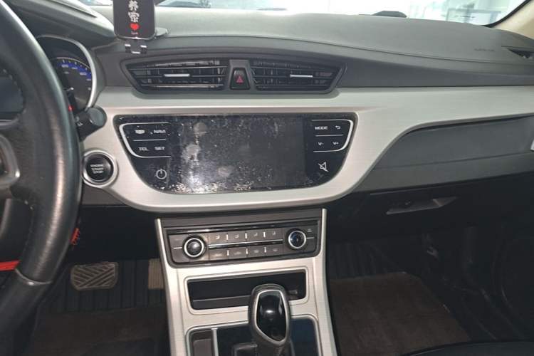 Used Geely Auto Vision 2018 1.5L Automatic Prestige Model Audio And AC Panel