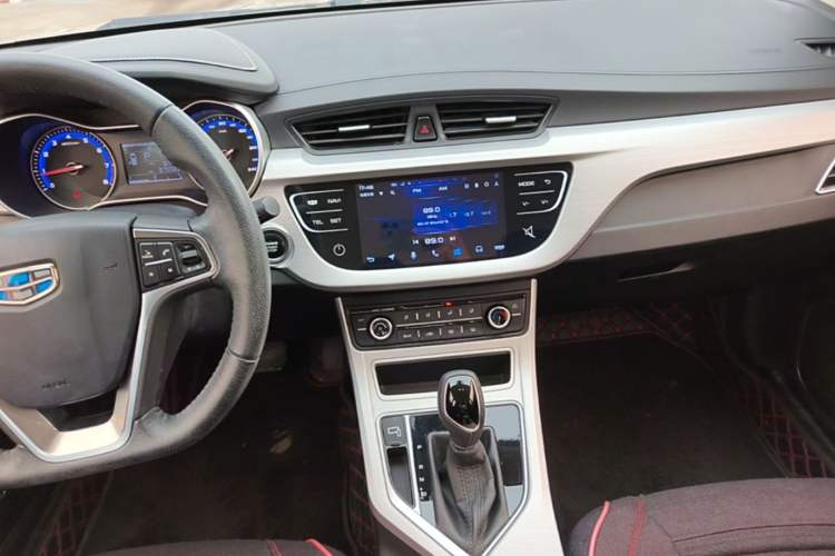 Used Geely Auto Vision 2018 1.5L Automatic Happiness Edition Audio And AC Panel