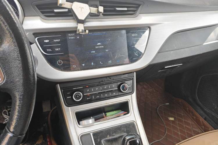 Used Geely Auto Vision 2018 1.5L Automatic Happiness Edition Audio And AC Panel