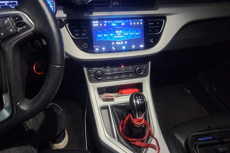 Used Geely Auto Vision 2018 1.5L Manual Happiness Edition Audio And AC Panel