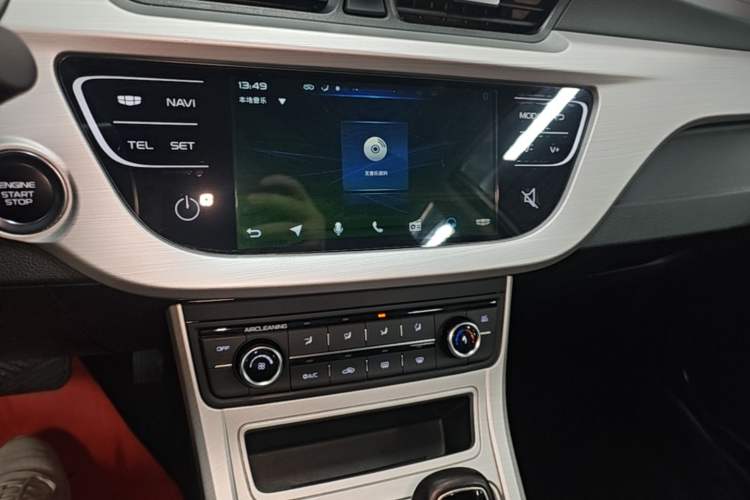 Used Geely Auto Vision 2018 1.5L Automatic Happiness Edition Audio And AC Panel
