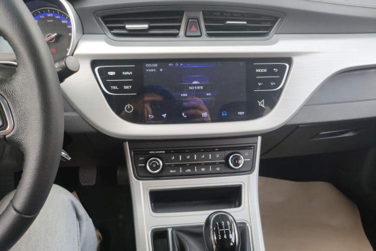 Used Geely Auto Vision 2018 1.5L Manual Happiness Edition Audio And AC Panel