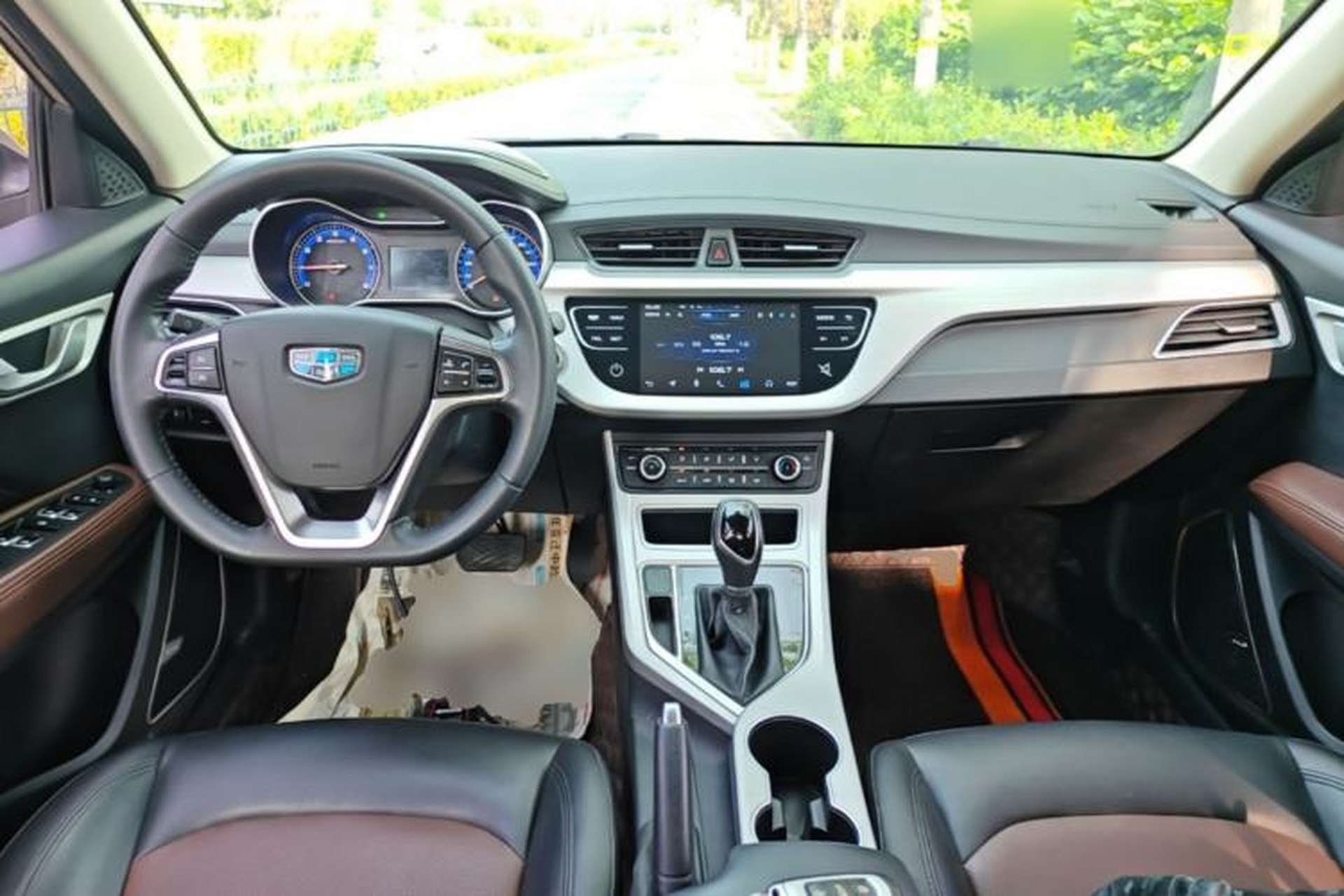 Used Geely Auto Vision 2018 1.5L Automatic Happiness Edition Center Console
