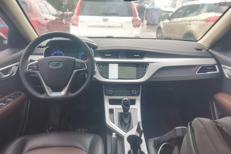 Used Geely Auto Vision 2018 1.5L Automatic Prestige Model Center Console