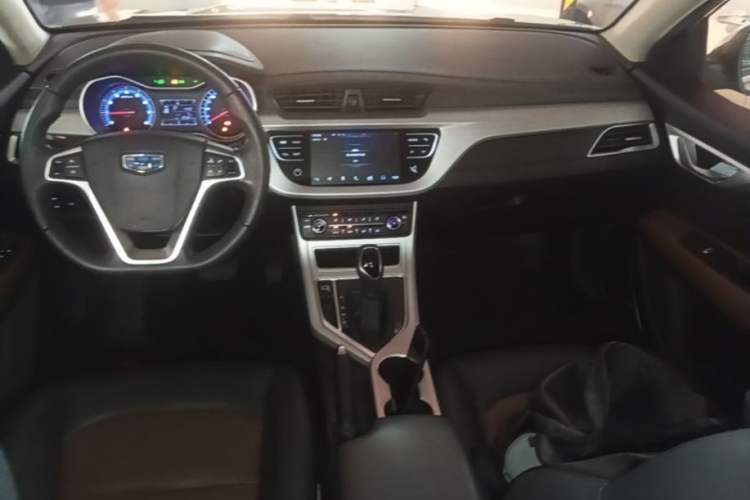 Used Geely Auto Vision 2018 1.5L Automatic Prestige Model Center Console