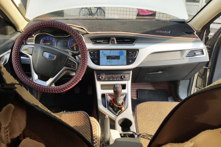 Used Geely Auto Vision 2018 1.5L Manual Happiness Edition Center Console