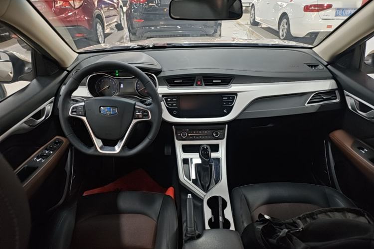Used Geely Auto Vision 2018 1.5L Automatic Happiness Edition Center Console