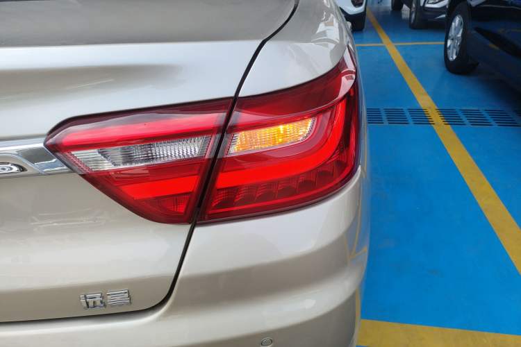 Used Geely Auto Vision 2018 1.5L Manual Happiness Edition Exterior 3