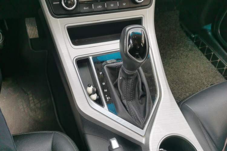 Used Geely Auto Vision 2018 1.5L Automatic Happiness Edition Gear Lever