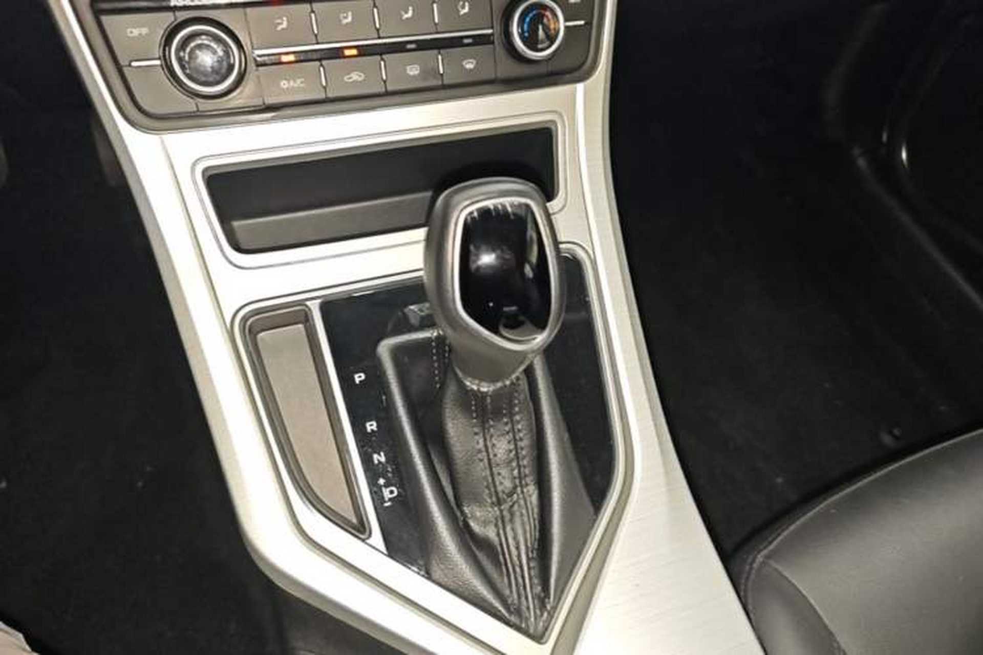 Used Geely Auto Vision 2018 1.5L Automatic Happiness Edition Gear Lever
