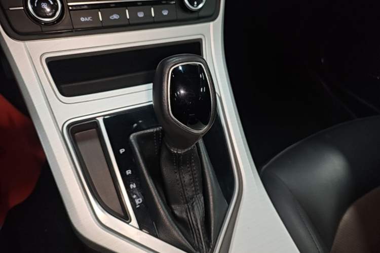 Used Geely Auto Vision 2018 1.5L Automatic Happiness Edition Gear Lever
