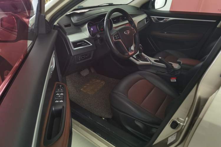 Used Geely Auto Vision 2018 1.5L Automatic Happiness Edition Interior 1