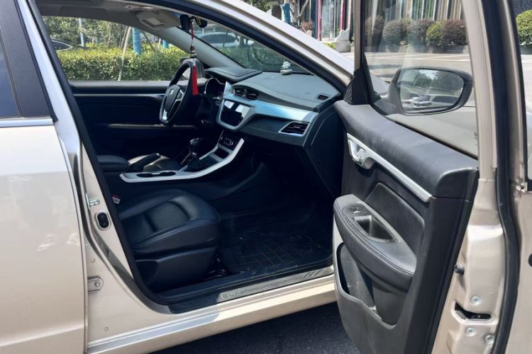 Used Geely Auto Vision 2018 1.5L Manual Happiness Edition Interior 4