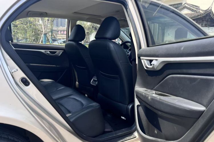 Used Geely Auto Vision 2018 1.5L Manual Happiness Edition Interior 5