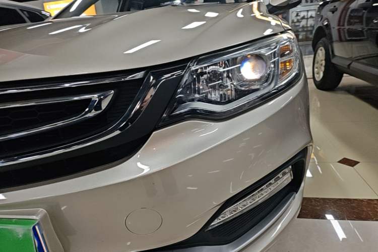 Used Geely Auto Vision 2018 1.5L Automatic Happiness Edition Left Front Headlight