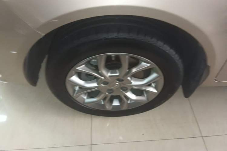 Used Geely Auto Vision 2018 1.5L Automatic Prestige Model Left Front Wheel Hub