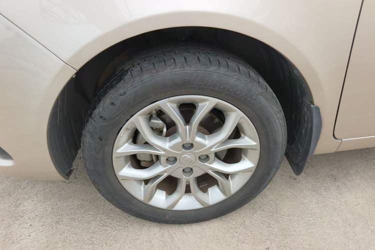 Used Geely Auto Vision 2018 1.5L Automatic Happiness Edition Left Front Wheel Hub