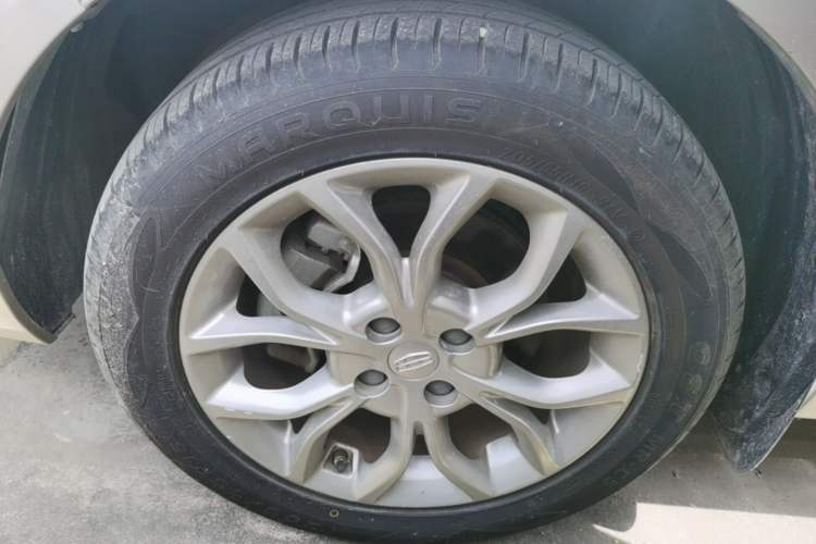 Used Geely Auto Vision 2018 1.5L Automatic Happiness Edition Left Front Wheel Hub
