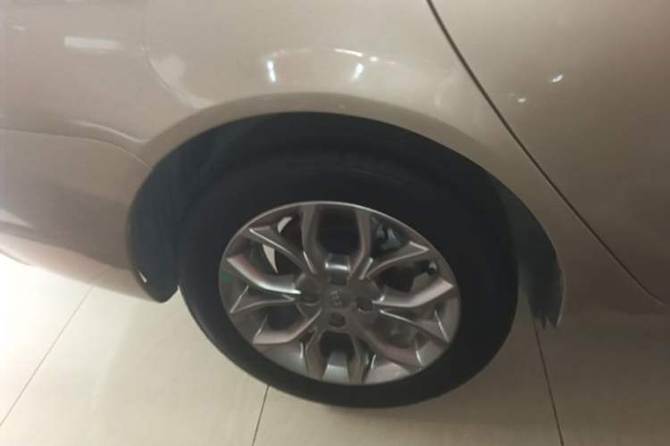 Used Geely Auto Vision 2018 1.5L Automatic Prestige Model Right Rear Wheel Hub