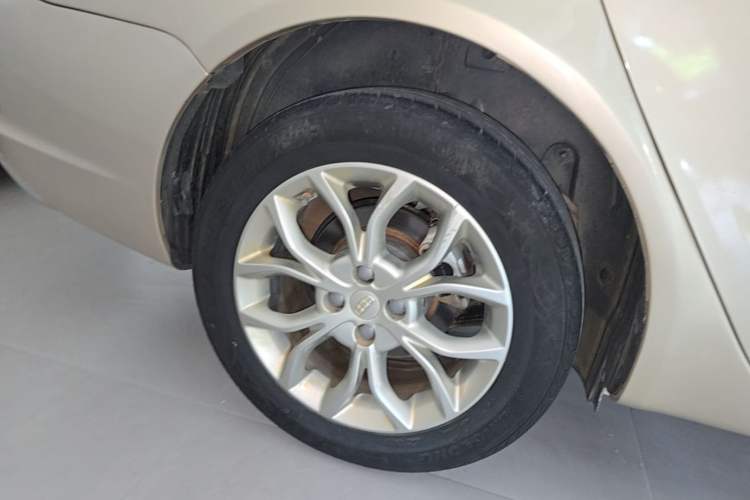 Used Geely Auto Vision 2018 1.5L Automatic Prestige Model Right Rear Wheel Hub