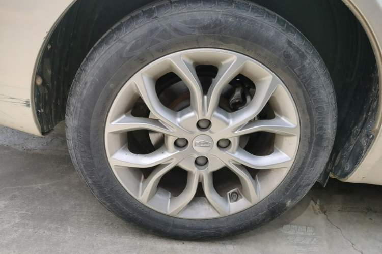 Used Geely Auto Vision 2018 1.5L Automatic Happiness Edition Right Rear Wheel Hub