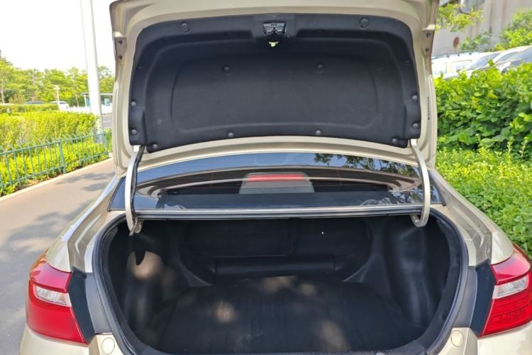 Used Geely Auto Vision 2018 1.5L Automatic Happiness Edition Trunk