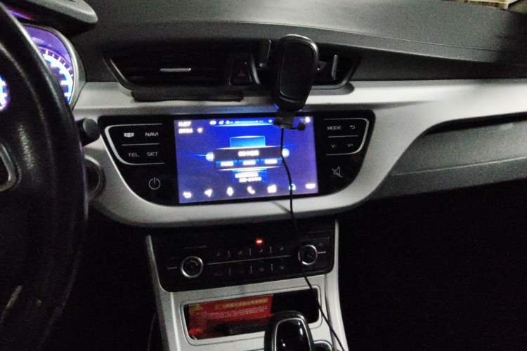 Used Geely Auto Vision 2018 1.5L Automatic Happiness Edition Audio And AC Panel