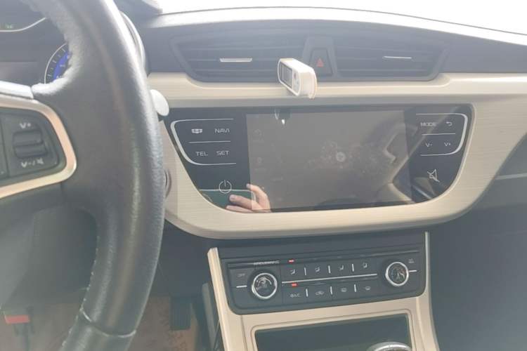 Used Geely Auto Vision 2018 1.5L Automatic Happiness Edition Audio And AC Panel