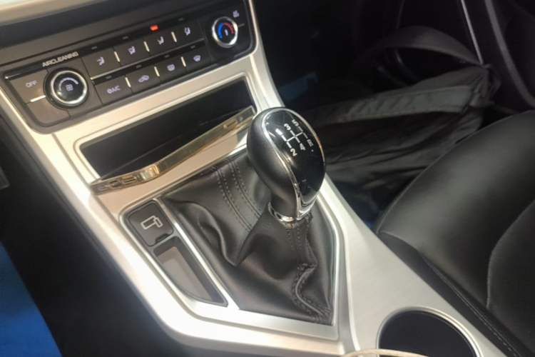 Used Geely Auto Vision 2018 1.5L Manual Happiness Edition Gear Lever