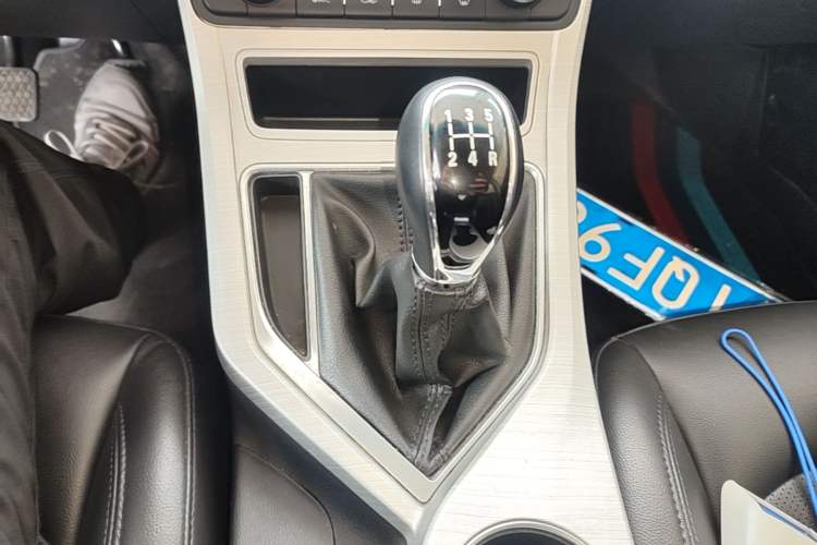 Used Geely Auto Vision 2018 1.5L Manual Happiness Edition Gear Lever