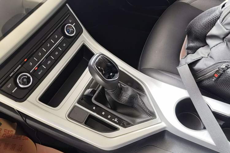 Used Geely Auto Vision 2018 1.5L Automatic Happiness Edition Gear Lever