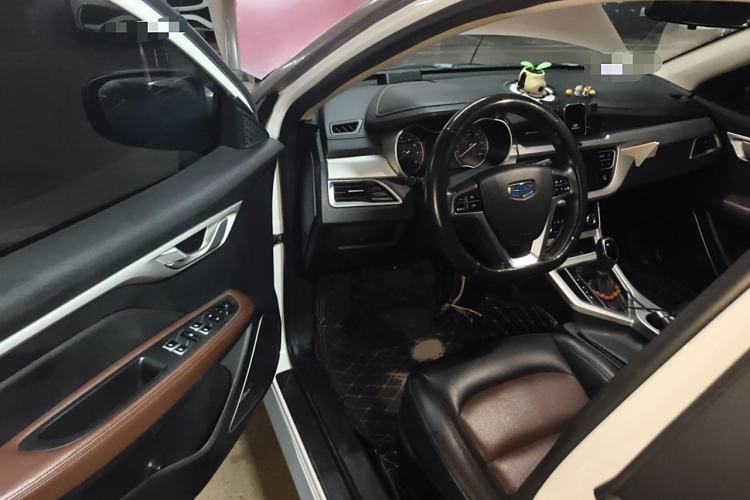 Used Geely Auto Vision 2018 1.5L Automatic Happiness Edition Interior 3