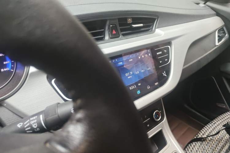 Used Geely Auto Vision 2018 1.5L Manual Happiness Edition Audio And AC Panel