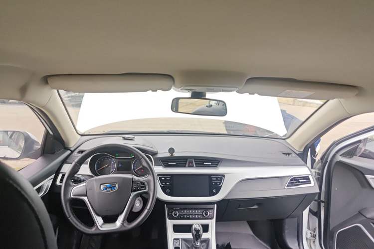 Used Geely Auto Vision 2018 1.5L Manual Happiness Edition Center Console