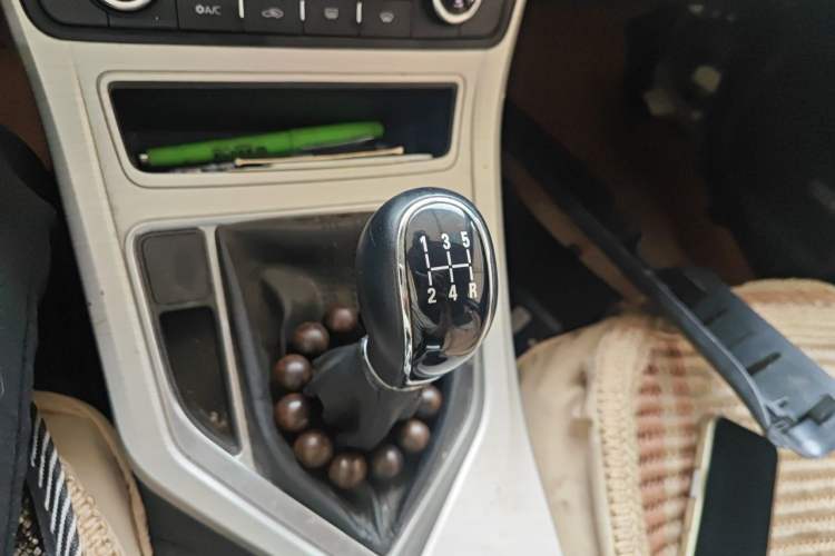 Used Geely Auto Vision 2018 1.5L Manual Happiness Edition Gear Lever