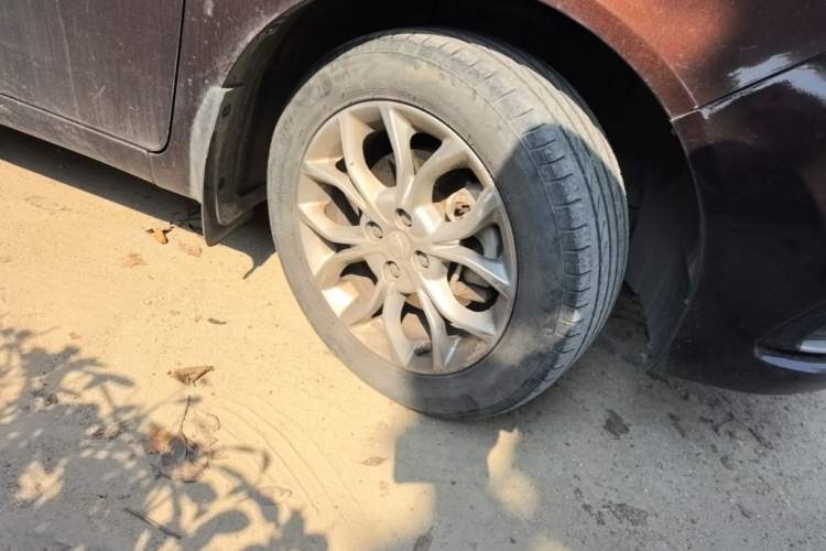 Used Geely Auto Vision 2018 1.5L Automatic Happiness Edition Right Front Wheel Hub