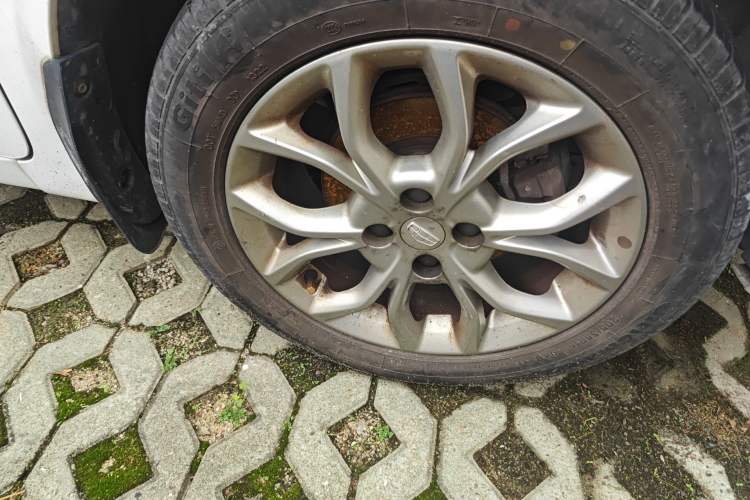 Used Geely Auto Vision 2018 1.5L Manual Happiness Edition Right Front Wheel Hub