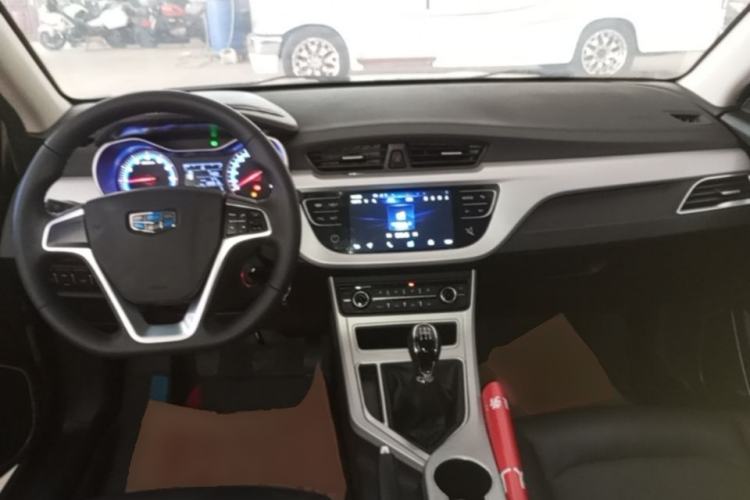 Used Geely Auto Vision 2018 1.5L Manual Happiness Edition Center Console