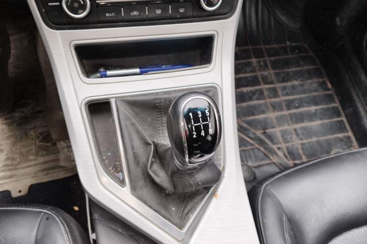 Used Geely Auto Vision 2018 1.5L Manual Happiness Edition Gear Lever