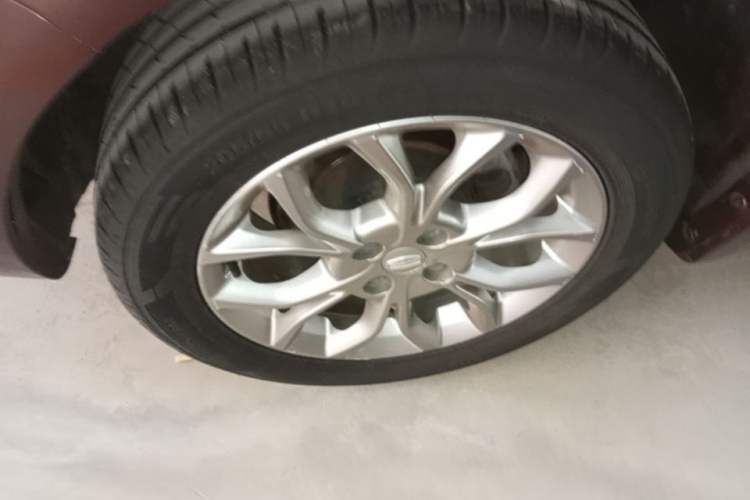 Used Geely Auto Vision 2018 1.5L Manual Happiness Edition Right Rear Wheel Hub