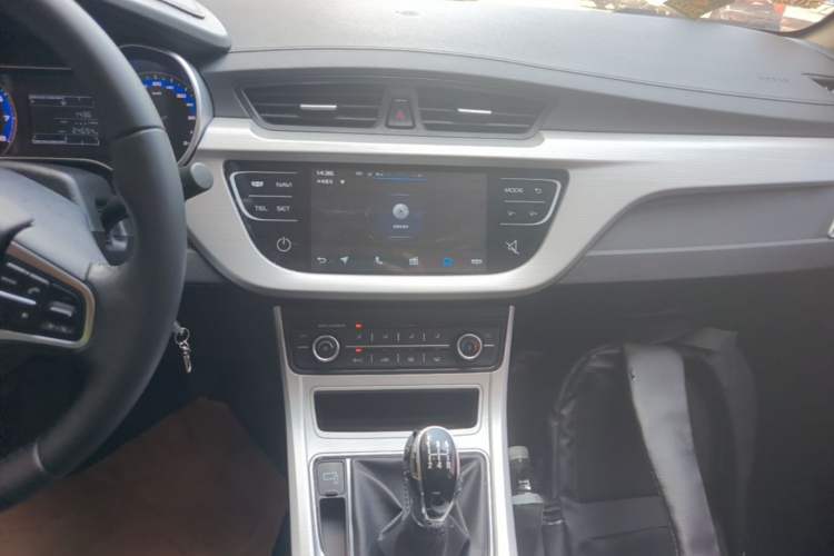 Used Geely Auto Vision 2018 1.5L Manual Happiness Edition Audio And AC Panel