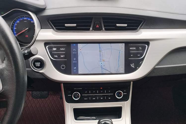 Used Geely Auto Vision 2018 1.5L Automatic Prestige Model Audio And AC Panel