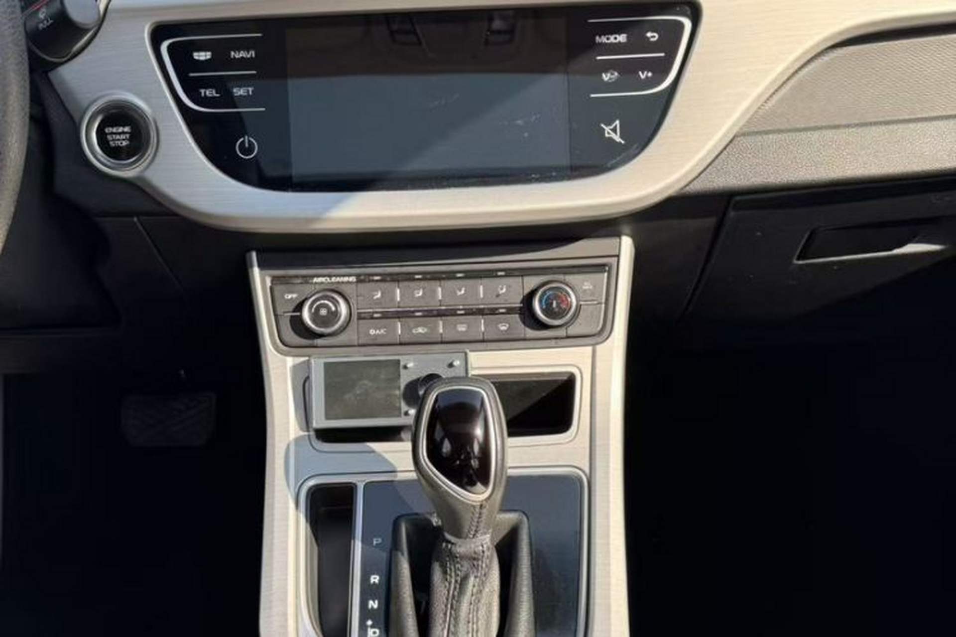 Used Geely Auto Vision 2018 1.5L Automatic Happiness Edition Audio And AC Panel