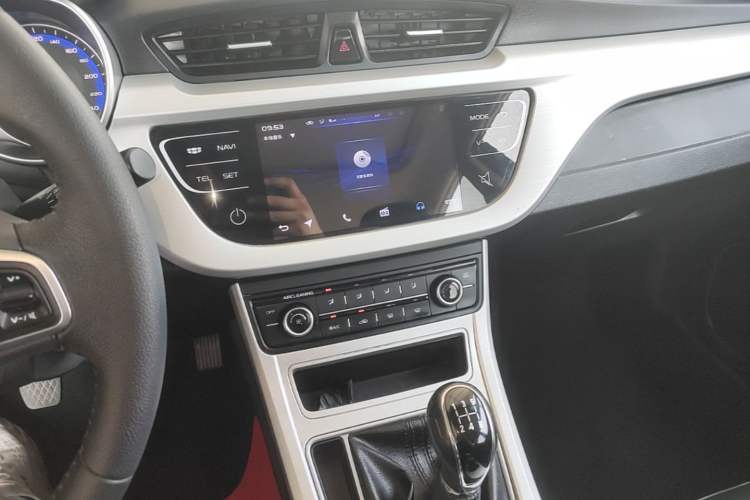 Used Geely Auto Vision 2018 1.5L Manual Happiness Edition Audio And AC Panel