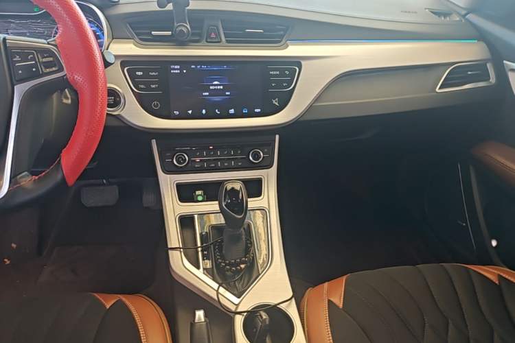 Used Geely Auto Vision 2018 1.5L Automatic Happiness Edition Audio And AC Panel