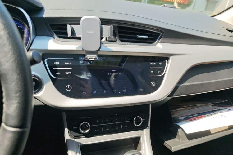 Used Geely Auto Vision 2018 1.5L Automatic Prestige Model Audio And AC Panel