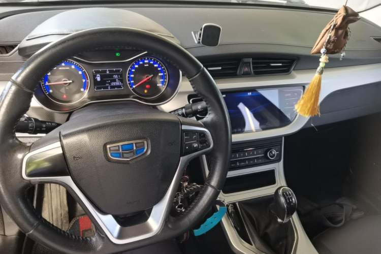 Used Geely Auto Vision 2018 1.5L Manual Happiness Edition Center Console